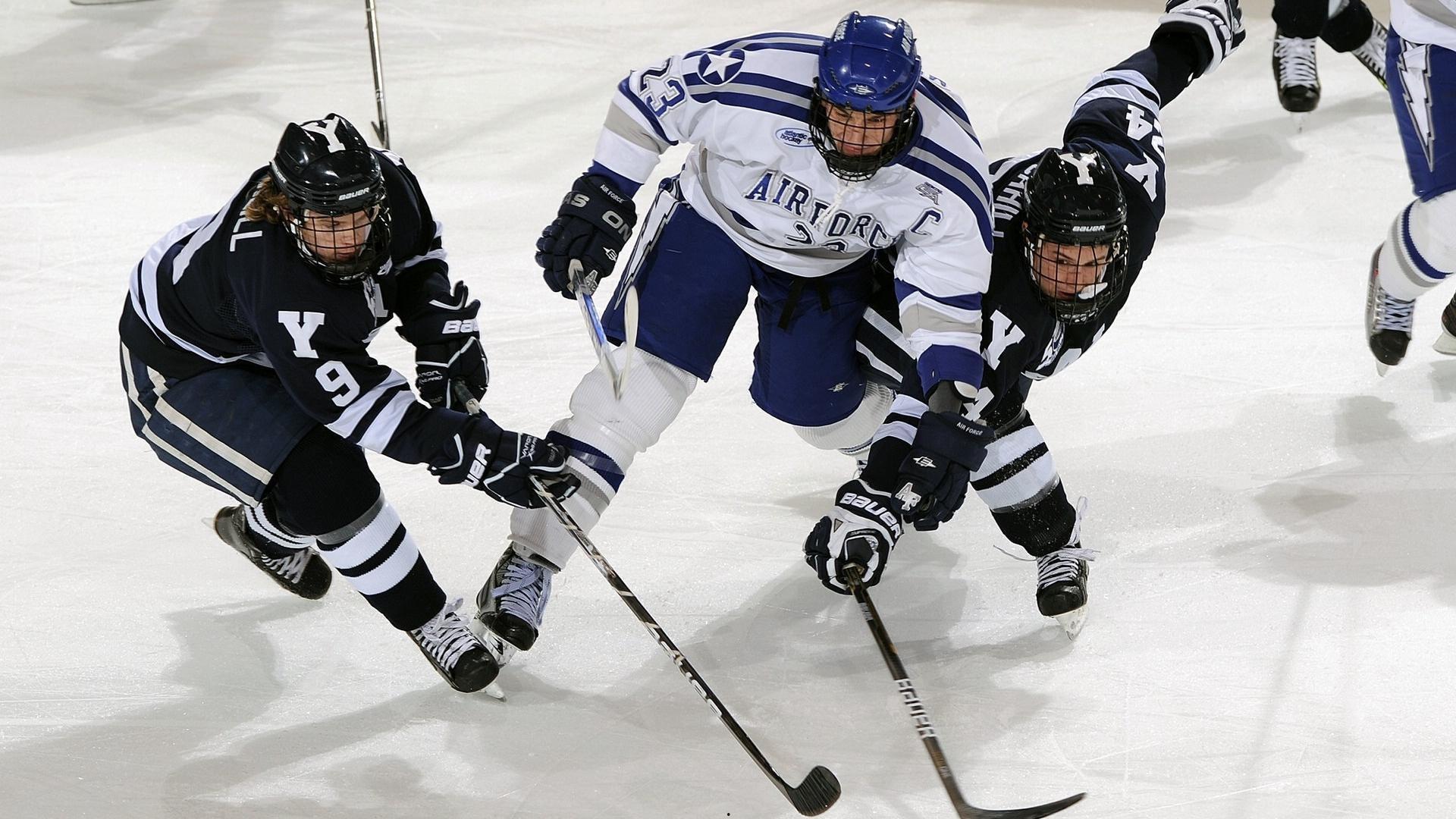 哈兰德独中五元闪耀欧冠之夜 瓜迪奥拉笑言不解天才之谜